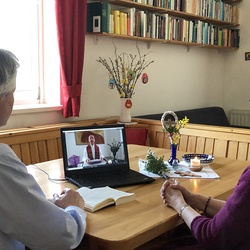 Zuhause Feiern per Livestream