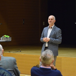 'Typisch männliches Verhalten' in der Bibel sondierte Theologe Josef Pichler bei seinem Vortag 'Jesus und die starken Männer' in Heiligenkreuz am Waasen.