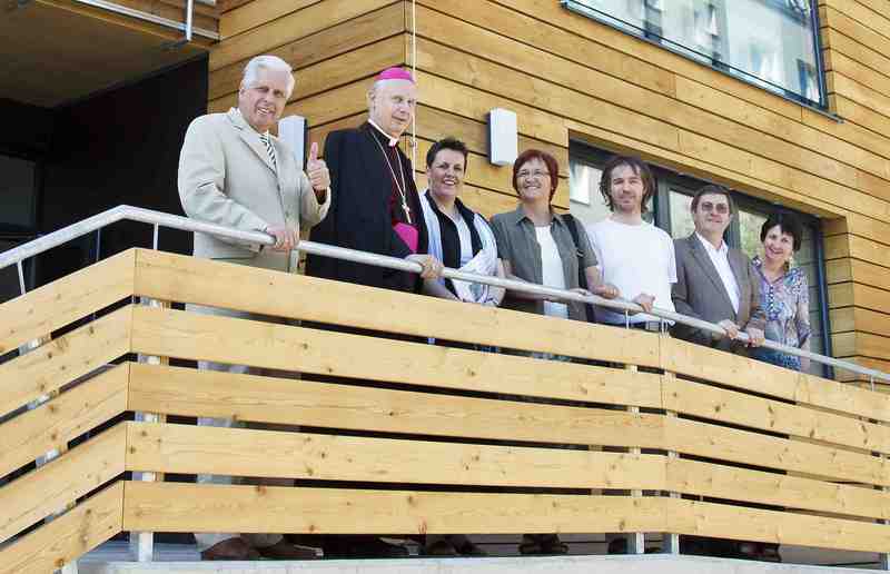 Caritaspräsident Franz Küberl, Diözesanbischof Egon Kapellari, Anna Hollwöger  Lebensschutzbeauftragte der Diözese, Andrea Wachter  Leiterin des Familienhauses St. Christoph, Architekt DI Wladimir Goltnik, Pfarrer Alois Sosteric, PA Lore Beiglböck