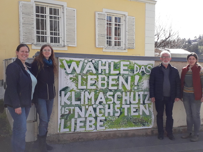 Eva Heidlmair, Tara Klell (Buddhistische Gemeinde), Pfarrer Hans Schrei und Daniela Felber – stellvertretend für die Religions for Future. 