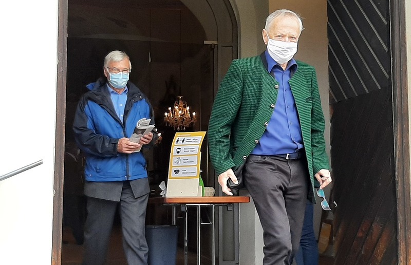 Tamara Häusl MNS-Schutz bleibt in den Kirchen verpflichtend.