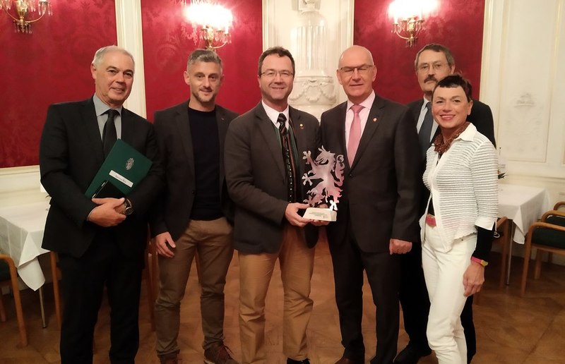 Gerhard Blas (Obmann-Stellvertreter), Bernd Kindermann (Geschäftsführer), Georg Plank (Obmann), Stefan Herker (Präsident der Sport-Union), Johann Grill (Finanzreferent), Margit Hirtzy (Vorstandsmitglied)