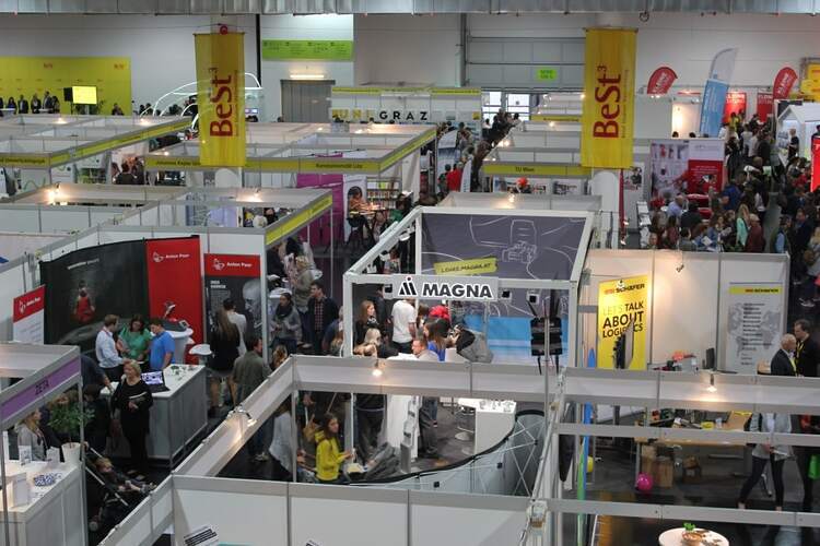 Zahlreiche Aussteller informieren auf der Messe über Möglichkeiten rund um Beruf, Schule und Weiterbildung.