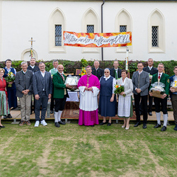 Festmesse und Segnung des neu renovierten Pfarrhofes in Dobl mit Weihbischof Johannes Freitag.