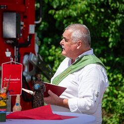 Segnung E-LKW der Firma Saubermacher Kapfenberg durch Diakon Martin Fladl