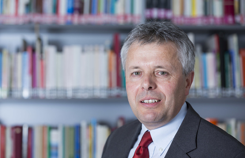 Ein rascheres Handeln könnte manches Leid lindern und Menschen in schwierigen Situationen Hoffnungsperspektiven eröffnen, betont Erich Hohl.