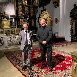 Der Grazer Domorganist Christian Iwan war in der Pfarrkirche Leoben-St. Xaver im Wechselklang mit Sprecher Wolfgang Horvath zu hören