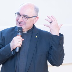 Gerd Neuhold, Sonntagsblatt