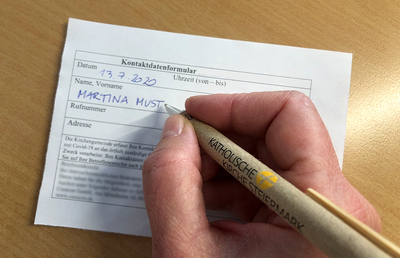 Die Kontaktdatenerfassung ist für Veranstaltungen mit über 100 Teilnehmern verpflichtend.