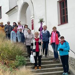 45 Pilgerinnen wanderten am Frauenweg in Seggau begleitet durch Annemarie Robier