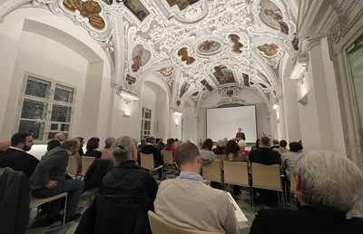 Im herrlichen Kaisersaal des Stiftes St. Lambrecht beschäftigte man sich mehrere Tage mit dem benediktinischen Dreiklang.