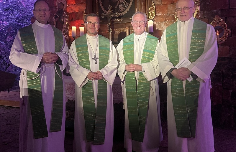 Die Weihbischöfe v.l.n.r.: Stephan Turnovszky, Johannes Freitag, Anton Leichtfried, Franz Scharl (Hansjörg Hofer, nicht am Bild)