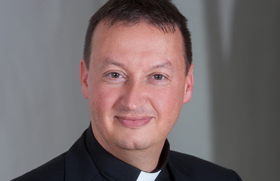 Die Corona-Krise habe für die katholische Kirche deutlich gemacht, 'dass das Gebet in den kleinen sozialen Gemeinschaften, wie der Familie oder der Nachbarschaft, wieder neu gelernt werden muss', so Schipka.