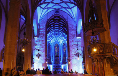 Bereits im Vorjahr verzauberte der Innenraum der Stadtpfarrkirche zum Hl. Blut durch beeindruckende Lichteffekte.