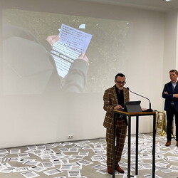 Er?ffnung des Spiegelgitterhauses Gleisdorf (Sammlung Wolf) durch B?rgermeister Christoph Stark, Landeshauptmann Christopher Drexler und Di?zesanbischof Wilhelm Krautwaschl.Laudatio: Walter Pr?gger,Einf?hrung in die Ausstellung 'WENDEZEITEN/ZEITENW