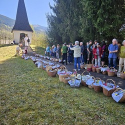 Segnung der Osterspeisen bei der Petrikapelle am Zwirtnersee, Pfarre Liezen