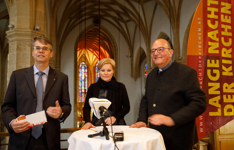  Stadtpfarrpropst Christian Leibnitz, Leiterin Gertraud Schaller-Pressler und Superintendent Wolfgang Rehner präsentierten Highlights aus der Fülle des Lange-Nacht-der-Kirchen-Programms.