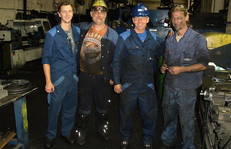 Privat Georg Salvenmoser (2. von rechts) bei einem Betriebseinsatz bei Böhler Schmiedetechnik.