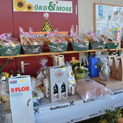 Viele Preise warten auf die Verlosung.