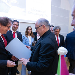 Gerd Neuhold, Sonntagsblatt