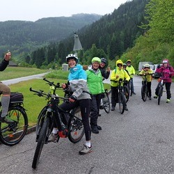 10 Pfarren machen eine Wallfahrt nach Mariapfarr im Lungau.