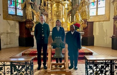 Die von Mitgliedern der Pfarre Aflenz wiederentdeckte gotische Glocke wird nun restauriert.
