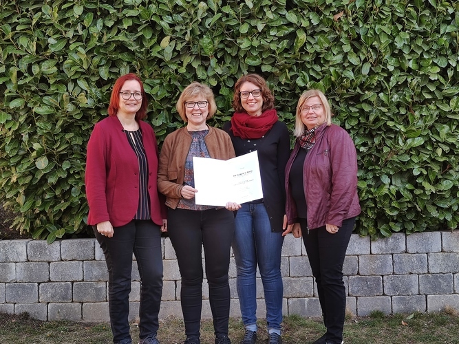 Christoph Hafner Martina Platter, Margit Ablasser, Maria Riegelnegg und Ute Paulweber (v.l.n.r.) freuen sich über die Auszeichnung für 'Technik in Kürze'.