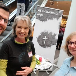 Aschenkreuz im Murpark