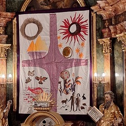 Vor mehr als zehn Jahren von Kindern der Volkschule Jagerberg gemalt. Dargestellt wird die Schöpfungsgeschichte. 