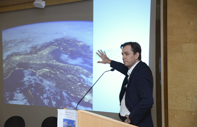 Franz Prettenthaler, Leiter der Abteilung Klima, Energie und Gesellschaft beim steirischen Joanneum Research erläuterte interessante Details zum Thema globale Erwärmung.