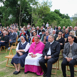 Festmesse und Segnung des neu renovierten Pfarrhofes in Dobl mit Weihbischof Johannes Freitag.