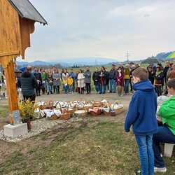 Pfarre Kobenz beim neuen Wegkreuz 'Weizenfeldwegkreuz'