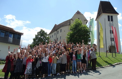 International orientierte Studentinnen und Studenten aller Fachrichtungen treffen einander auf Schloss Seggau.