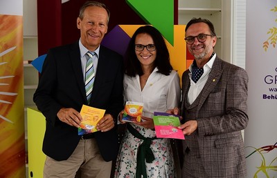 KPH-Rektor Siegfried Barones, Alexandra Strohmeier-Wieser, Leiterin des Referats für Elementarpädagogik, und Walter Prügger, Leiter des Ressorts Bildung, Kunst & Kultur, präsentierten das neue Leitbild für die elementaren Bildungseinrichtungen der Ka