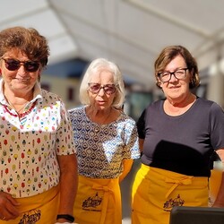 Bitte unsere neuen 'gelben'  Schürzen beachten!