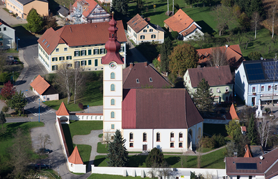 Aus der Pfarrkirche Kirchbach-Zerlach wird der Gottesdienst live übertragen. 