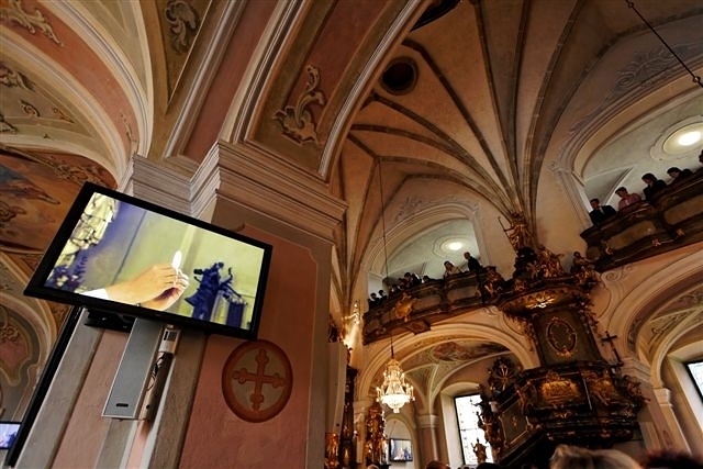 Seit über 10 Jahren wird der Gottesdienst aus der Pfarre Hartberg online übertragen - zu Allerheiligen auch ins TV.