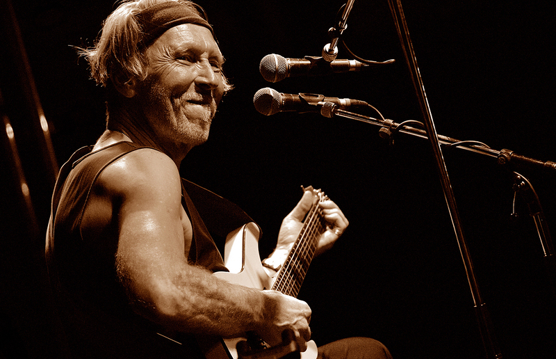 Leo Kysèla / Manfred Pichler Leo Kysèlas musikalische Wurzeln liegen im Blues - er ist einer der Künstler, die bei der VinziNacht auf ihre Gage verzichten.