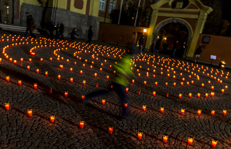 Die Nacht der 1.000 Lichter lässt auch dieses Jahr wieder viele Orte im Kerzenschein erstrahlen.