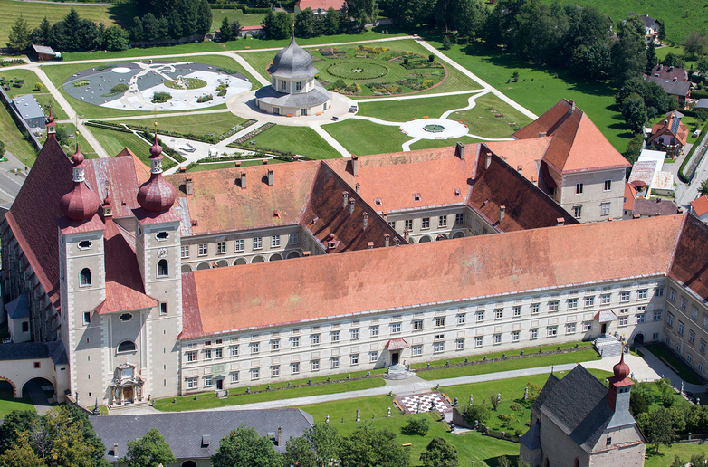 Das wundervolle Ambiente des Stiftes St. Lambrecht inspiriert Körper, Geist und Seele.