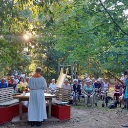 Der Outdoor-Gottesdienst am 10. August freute sich über Rekordbesuch. 