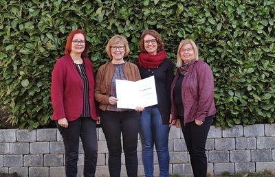 Martina Platter, Margit Ablasser, Maria Riegelnegg und Ute Paulweber (v.l.n.r.) freuen sich über die Auszeichnung für 'Technik in Kürze'.