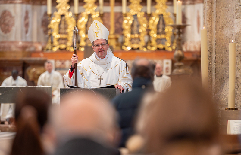 Weihbischof Johannes Freitag bei einem Gottesdienst im Grazer Dom.