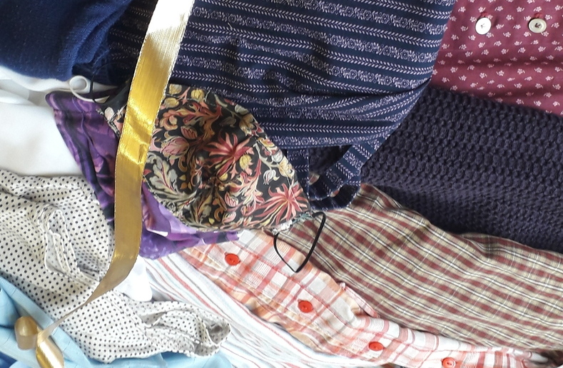 Gesammelte Stoffe / Daniela Felber Aus alten Stoffen wird beim Workshop am 17. Mai eine neue Fahne gestaltet.