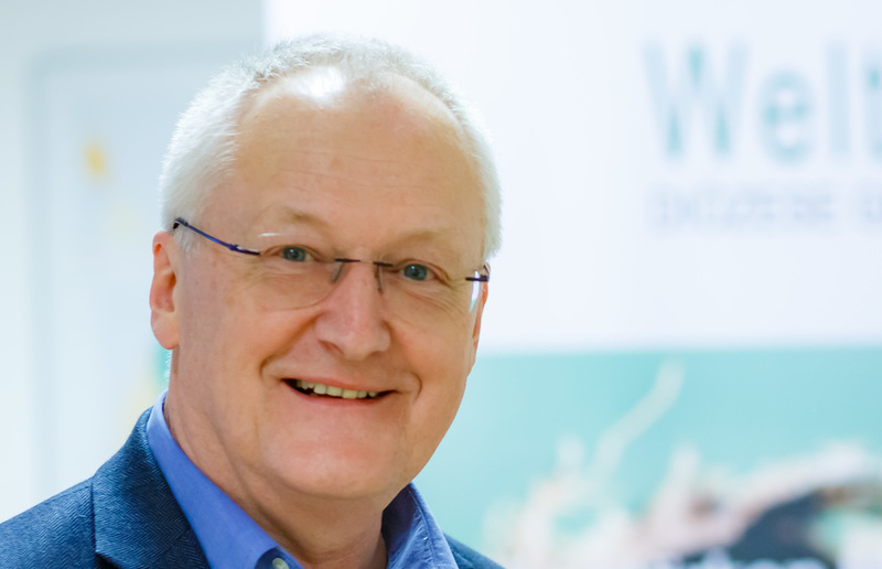 Sonntagsblatt, Gerd Neuhold 'Unser Bemühen muss es sein, jede Art von Diskriminierung, Bedrängnis und Verfolgung mit Nachdruck abzulehnen, diese Unrechtszustände aufzuzeigen und für ihre Beseitigung einzutreten', betont Dietmar Schreiner, Welthaus-Geschäftsführer.