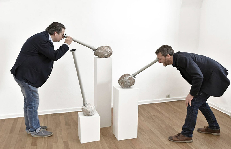 Foto: Otto Wieser Geräte zur Erweiterung der Reichweite des Menschen präsentiert Wendelin Pressl mit poetischen Teleskopen zur Beobachtung irdischer Planetenformationen.