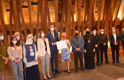 Bundesminister Faßmann und Vertreter der österreichischen Religionsgemeinschaften unterzeichnen eine Erklärung über die Zusammenarbeit zwischen Religions- und Ethikunterricht.