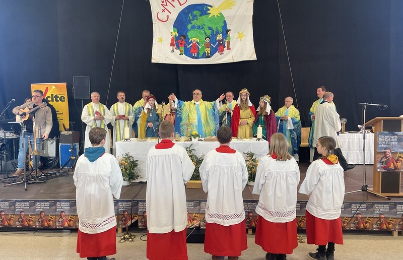 Sternsingertreffen 2023: Schöne Feier, viel Beteiligung und Freude