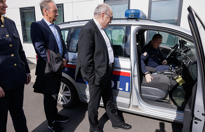 Anlässlich des internationalen Tag des freien Sonntags besuchte Wilhelm Krautwaschl eine Grazer Polizeistation.