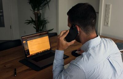Einsam, verletzt, bedrückt - wenn Sorgen überhand nehmen, bietet die Telefonseelsorge rund um die Uhr Hilfe..